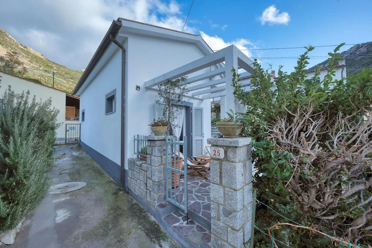 Casa Celeste - Goelba Pomonte 0*,